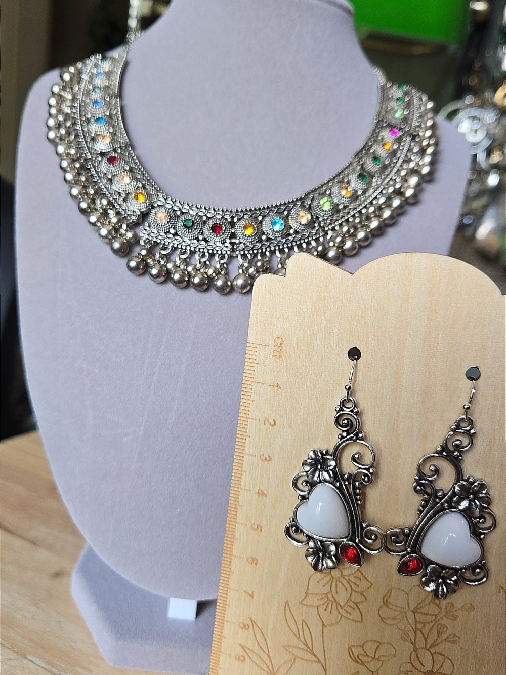 Silver-Tone Multicolor Stone Collar Necklace and Earrings Set